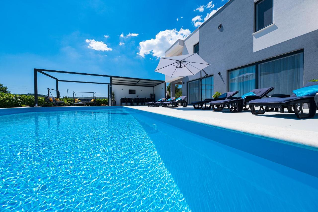 Villa Sky - Heating Pool Kastel Novi ภายนอก รูปภาพ