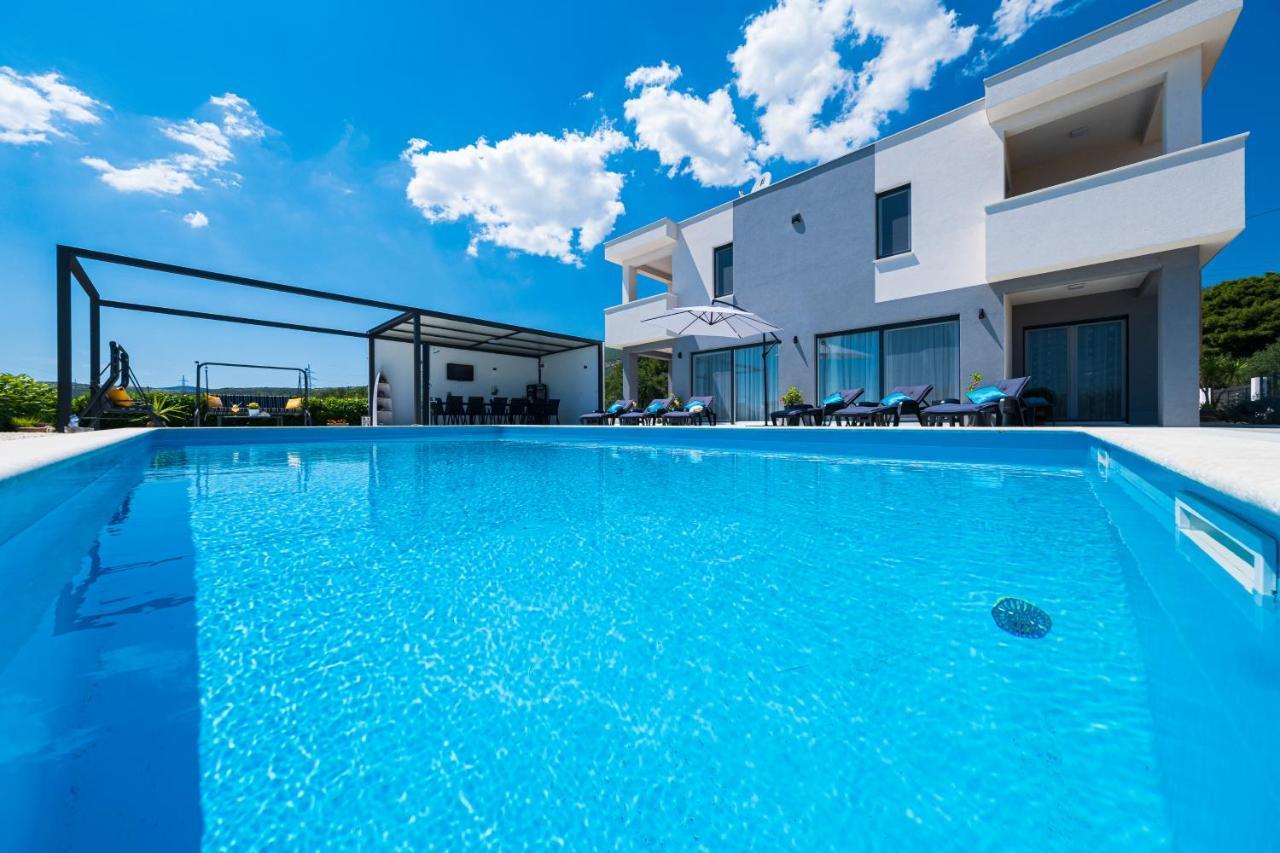 Villa Sky - Heating Pool Kastel Novi ภายนอก รูปภาพ