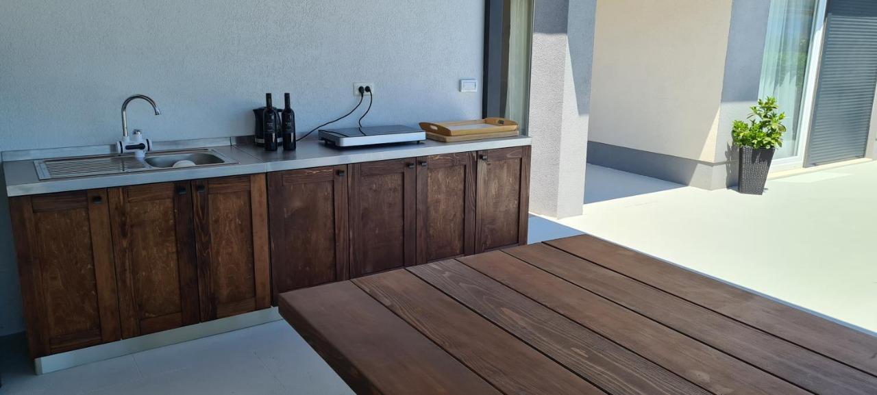 Villa Sky - Heating Pool Kastel Novi ภายนอก รูปภาพ
