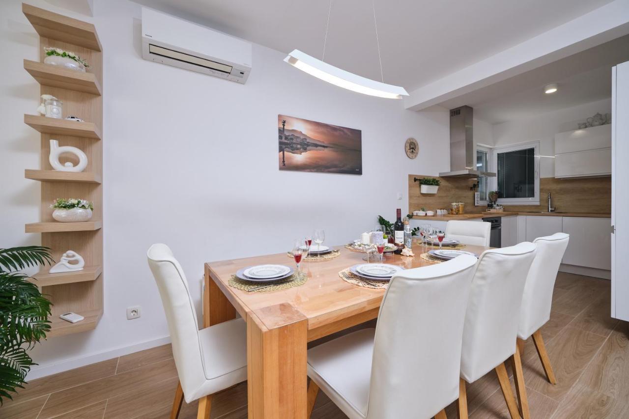 Villa Sky - Heating Pool Kastel Novi ภายนอก รูปภาพ