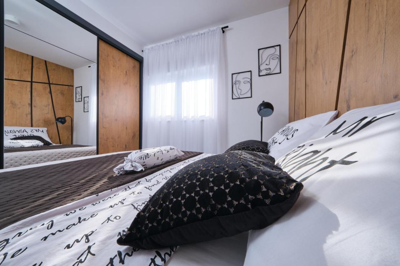 Villa Sky - Heating Pool Kastel Novi ภายนอก รูปภาพ