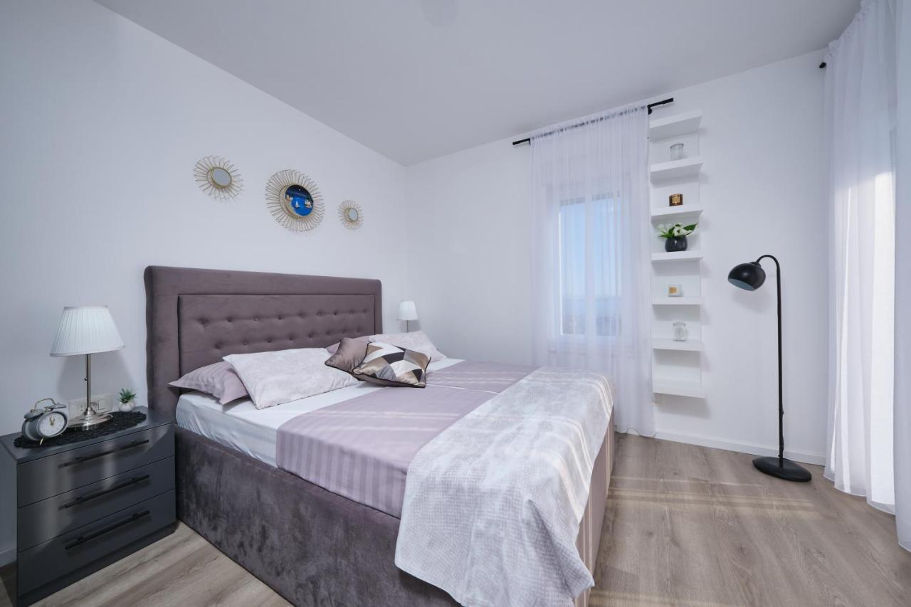 Villa Sky - Heating Pool Kastel Novi ภายนอก รูปภาพ