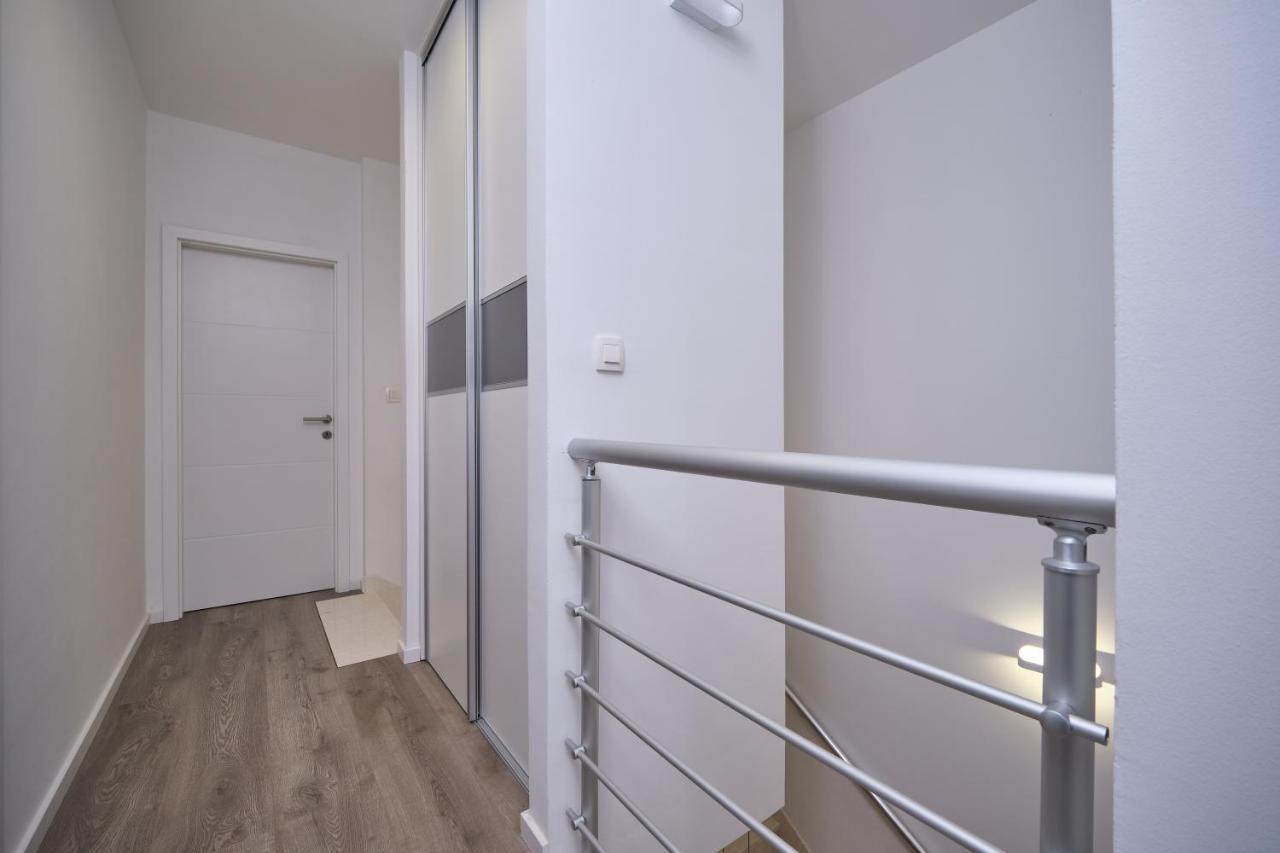 Villa Sky - Heating Pool Kastel Novi ภายนอก รูปภาพ