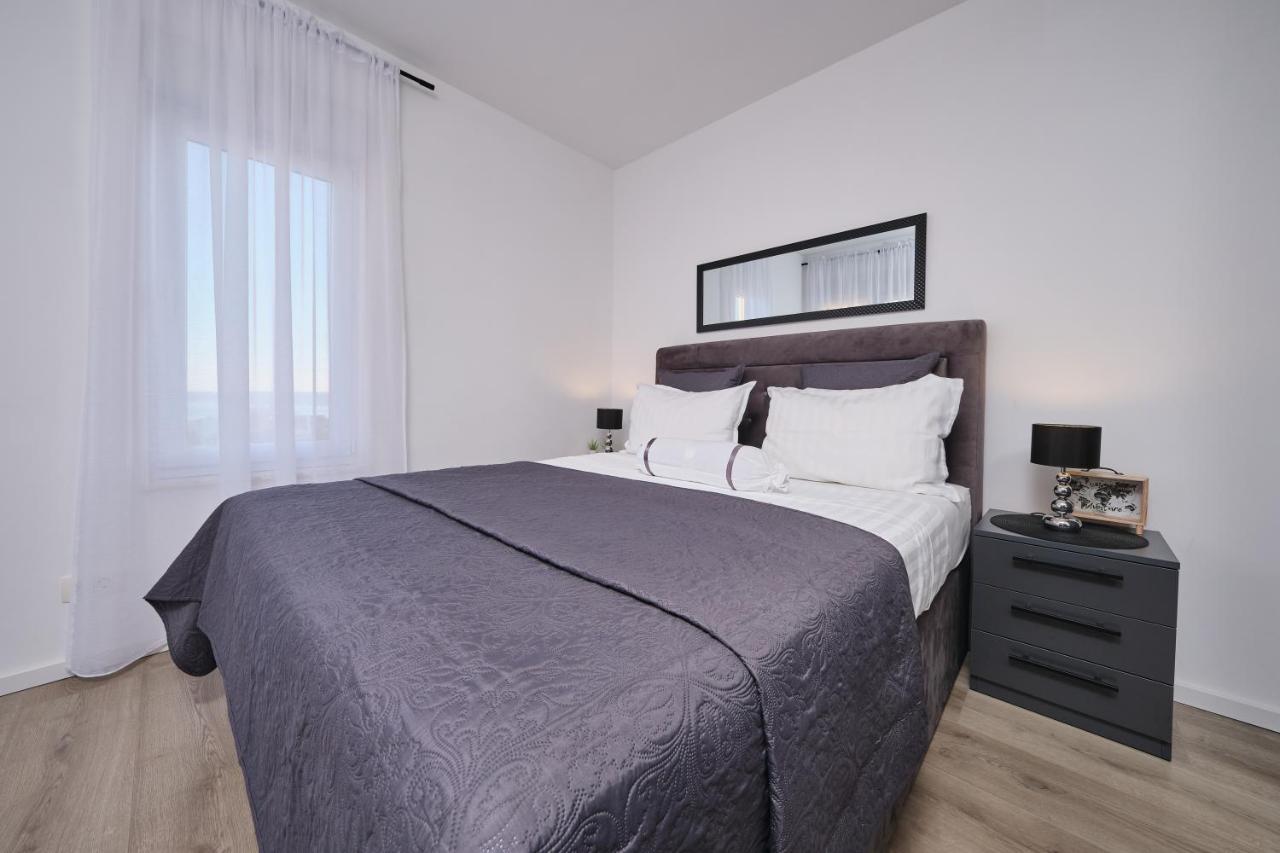 Villa Sky - Heating Pool Kastel Novi ภายนอก รูปภาพ