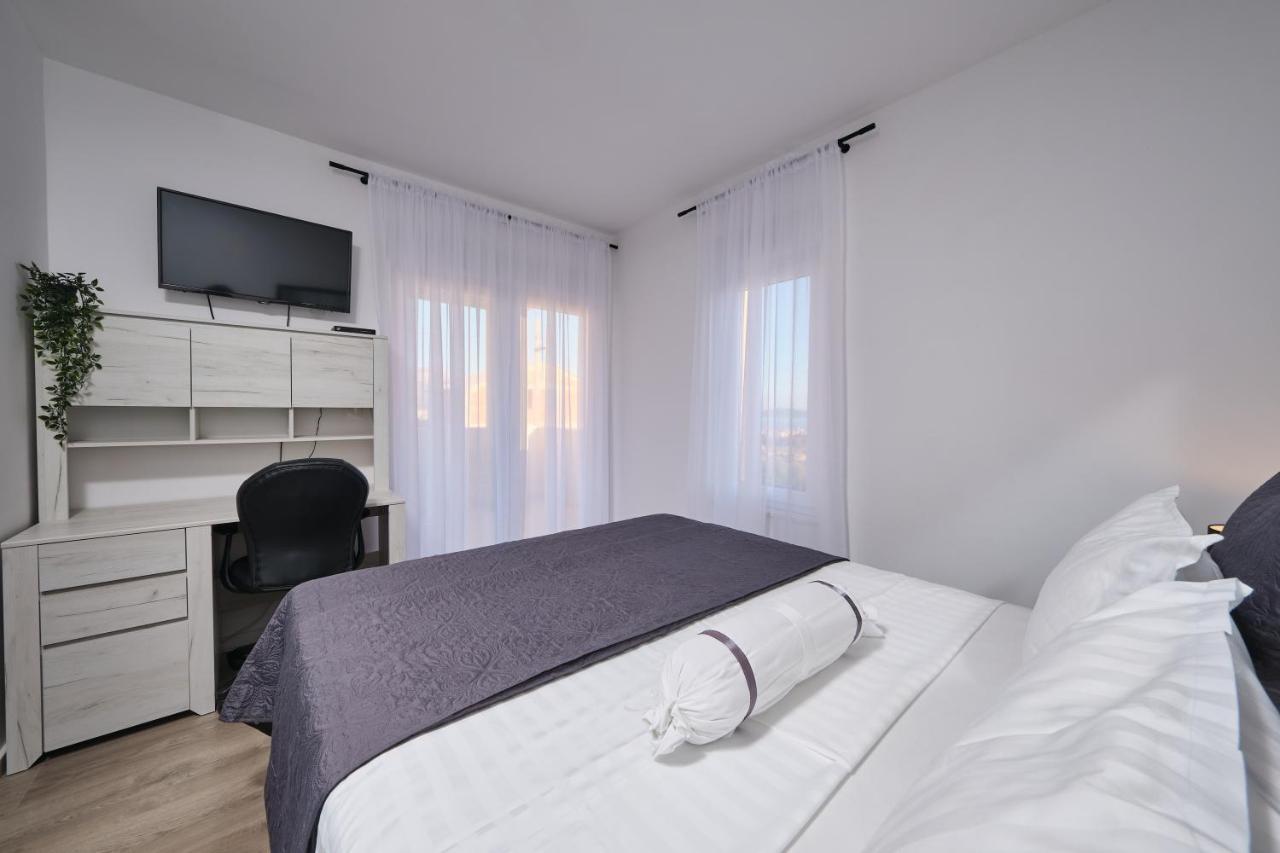 Villa Sky - Heating Pool Kastel Novi ภายนอก รูปภาพ