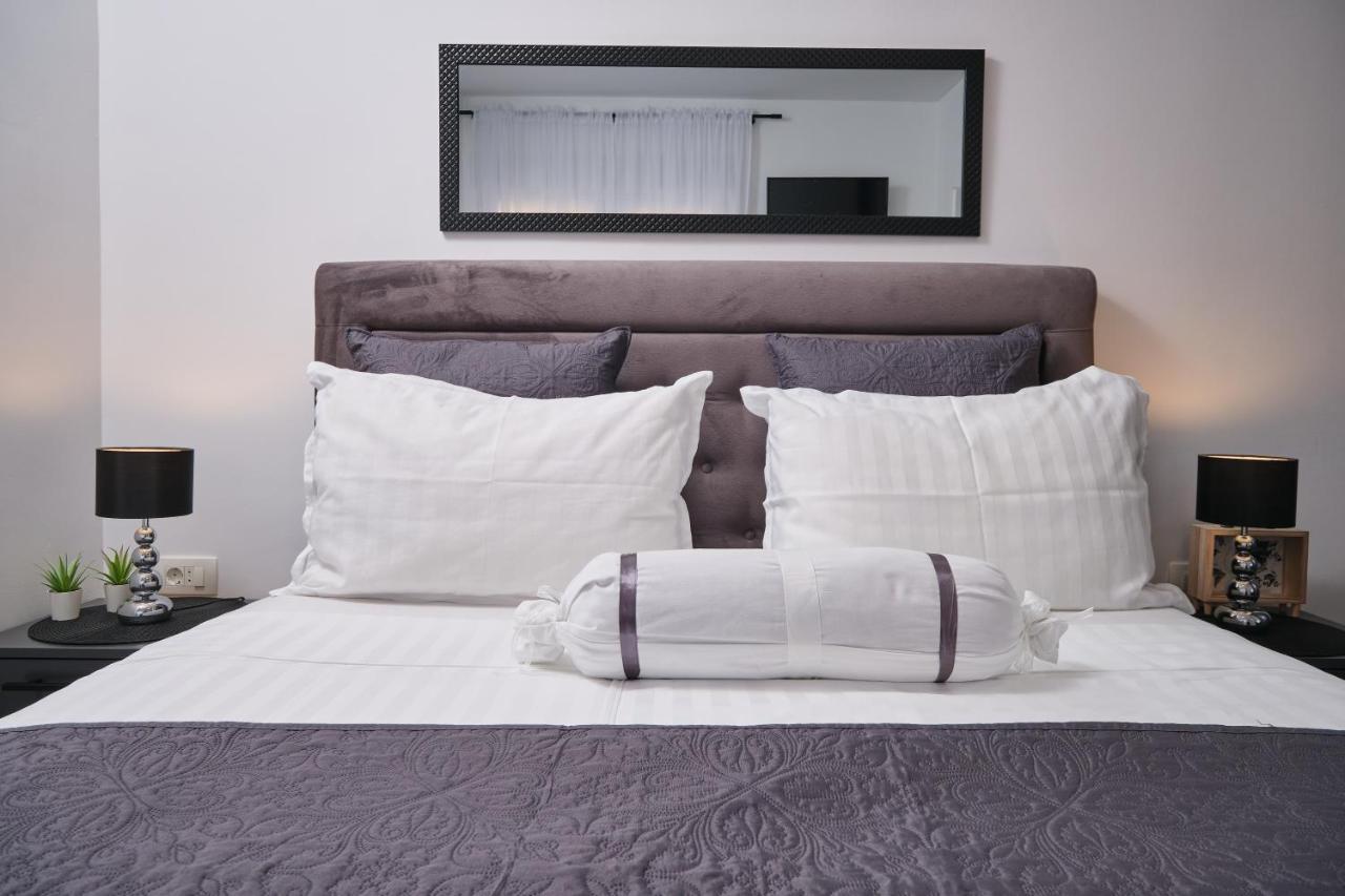 Villa Sky - Heating Pool Kastel Novi ภายนอก รูปภาพ